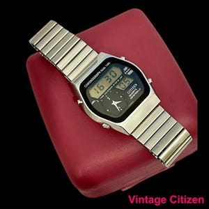 Muy raro reloj vintage Citizen Quartz Ana Digi 4-097416 Crystron LC para hombre, década de 1970, retroiluminado, de vestir, de campo, regalo, cronógrafo de doble horario.