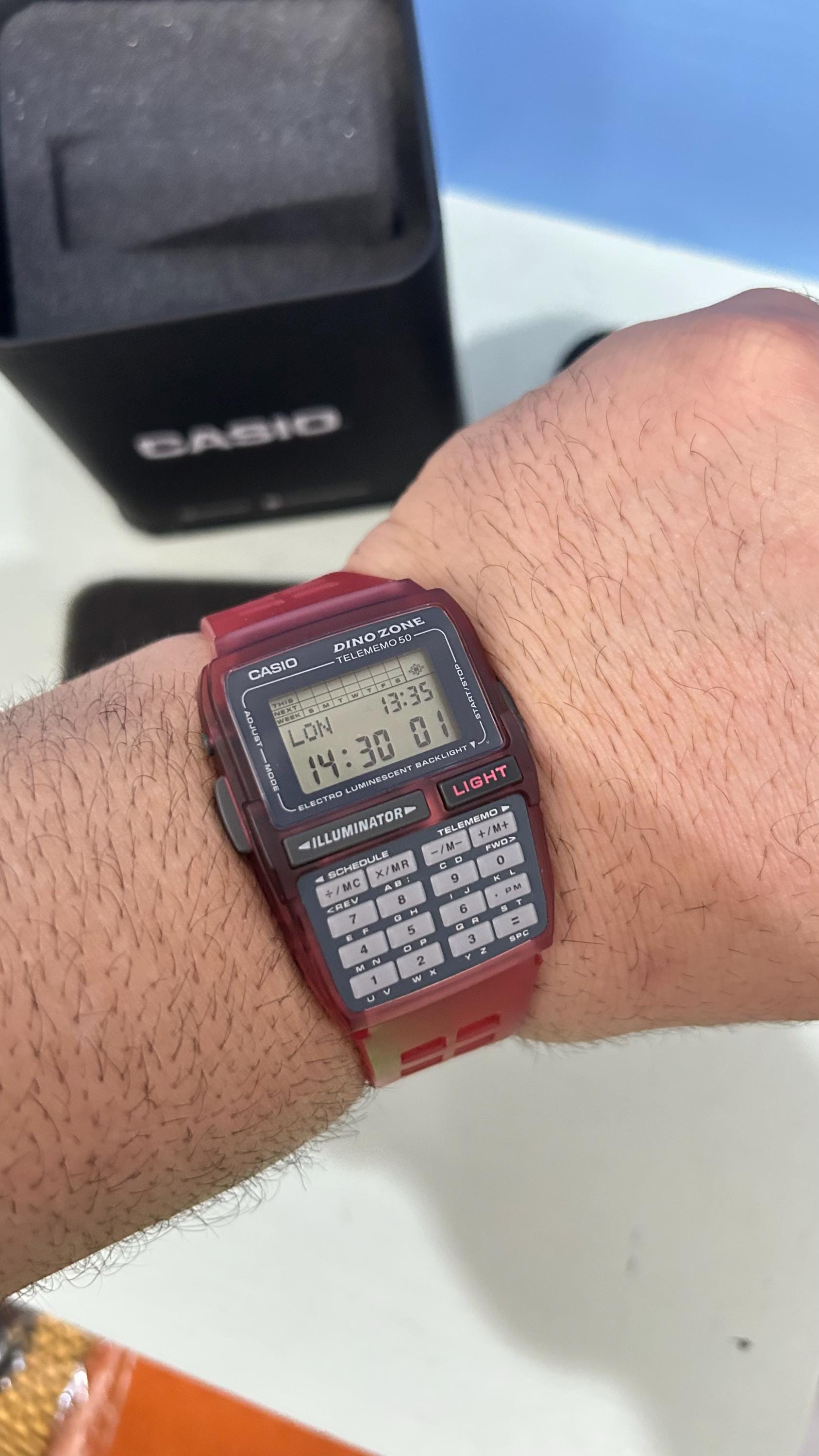 希少な赤色のヴィンテージ Casio DBC-63 Dino Zone 1990年代 データ