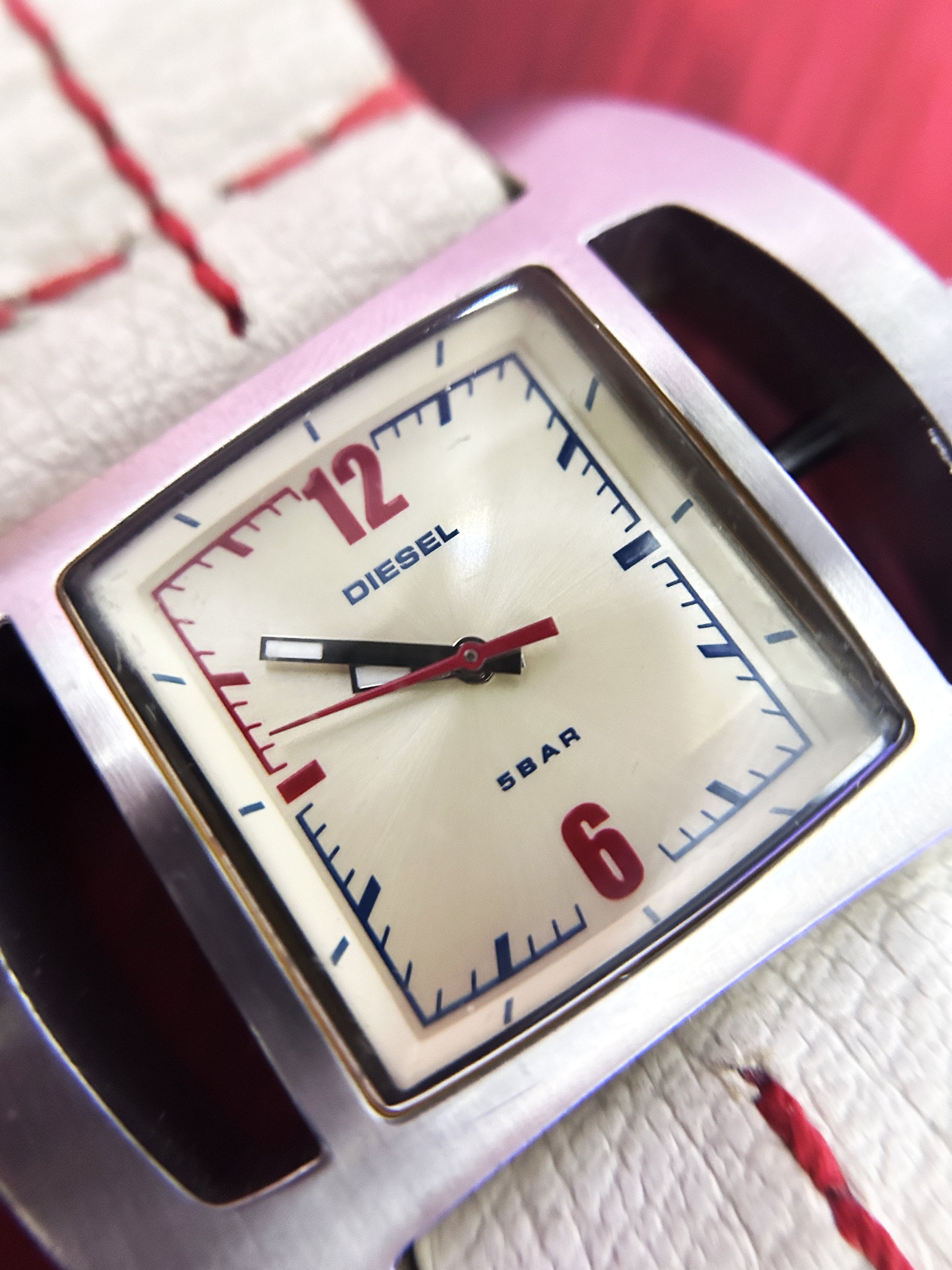 Vintage DIESEL Tank Watch DZ-2109 -white Leather Strap With Red