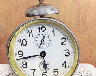 ドイツ　ヴィンテージ置き時計　kienzleのレトロな目覚まし時計 アンティーク ドイツ製 目覚まし時計 KIENZLE 1920-30 年代