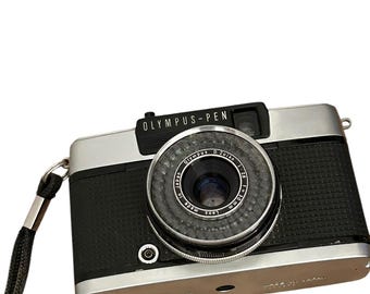 Vintage Olympus Pen EES-2 35mm D.zuiko 30mm Film Camera - Made in