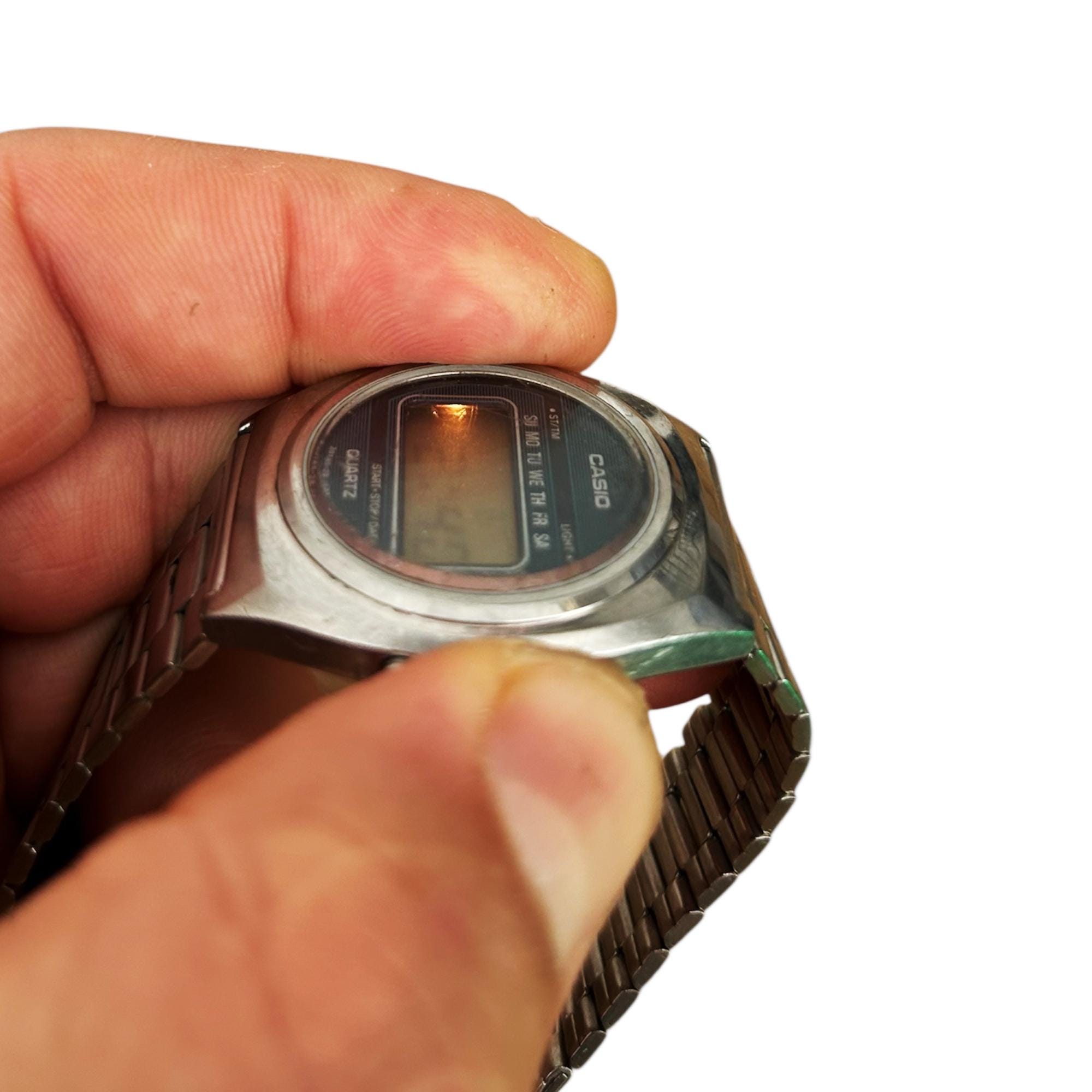 Vintage Casio Watch 35QR-23 : Digital Collectible, Japan Very Good