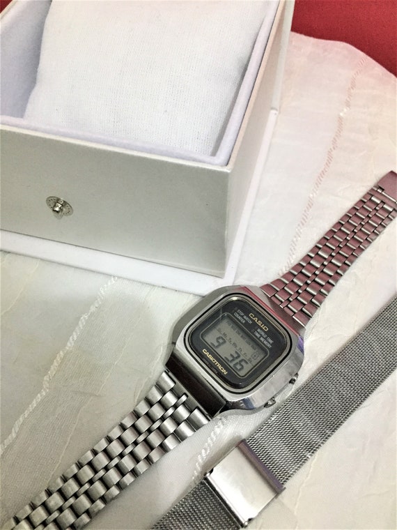 Montre CASIO CASIOTRON Vintage - Boîtier Seul - Non Fonctionnelle - Pour Pièces - Années 80