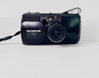 Vintage Olympus ∞ Stylus Zoom 35-70 MM  / Super sharp film vintage/Point And Shoot Film Camera / With Olympus CASE/ With Gp Battery