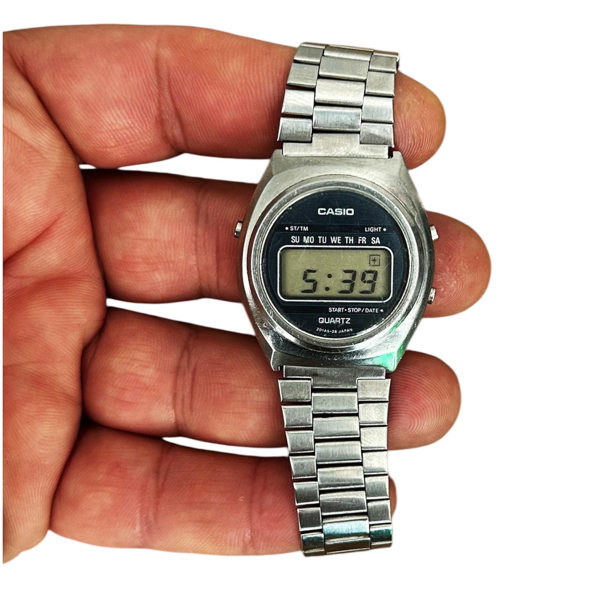 Vintage Casio Watch 35QR-23 : Digital Collectible, Japan Very Good