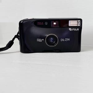 Fotocamera analogica Fuji DL-25N Point & Shoot 35 mm vintage/ Focus Free/ Custodia originale/ Ottime condizioni/ Fotocamera compatta/