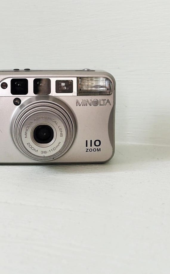 ⌘完動品！ 電池付き、作例あり！ MINOLTA 110 ZOOM DATE⌘ Minolta 110 Zoom Date – Retro Camera Shop
