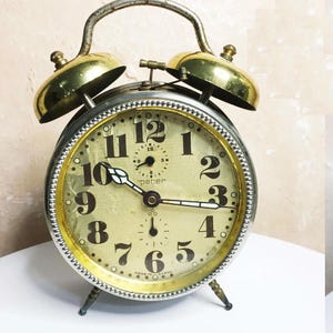 Peter Vintage 20-1206 Alarm Clock / Hand winding/ 1970s / Sweglia Watch/Antique Clock PETER