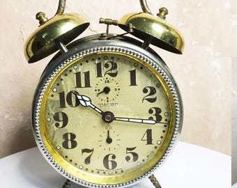 ヴィンテージのピータードイツ製目覚まし時計 - Etsy 日本