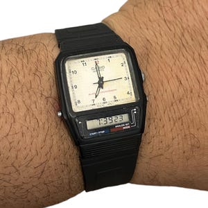 Rare  Japon Casio VINTAGE AQ-50 MODULE 371/Rare Collectible watch/ Wrist Watch White Dial/ Collection complement/Very good condition
