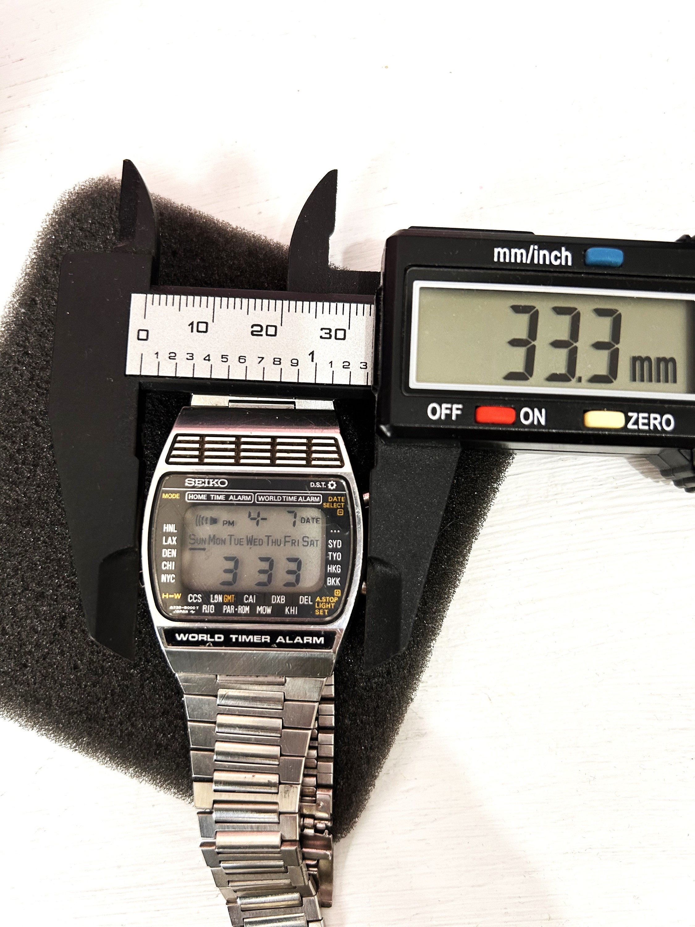 RARE Seiko World Time A239-5000 Stainless Steel Quartz Mens Watch