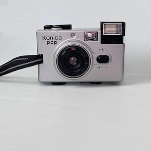 Vintage Konica Pop SİLVER  35mm Film Camera/Point and Shoot film /Japan Konica Black Orginal Case/ Vintage Analog Camera/Very good condition
