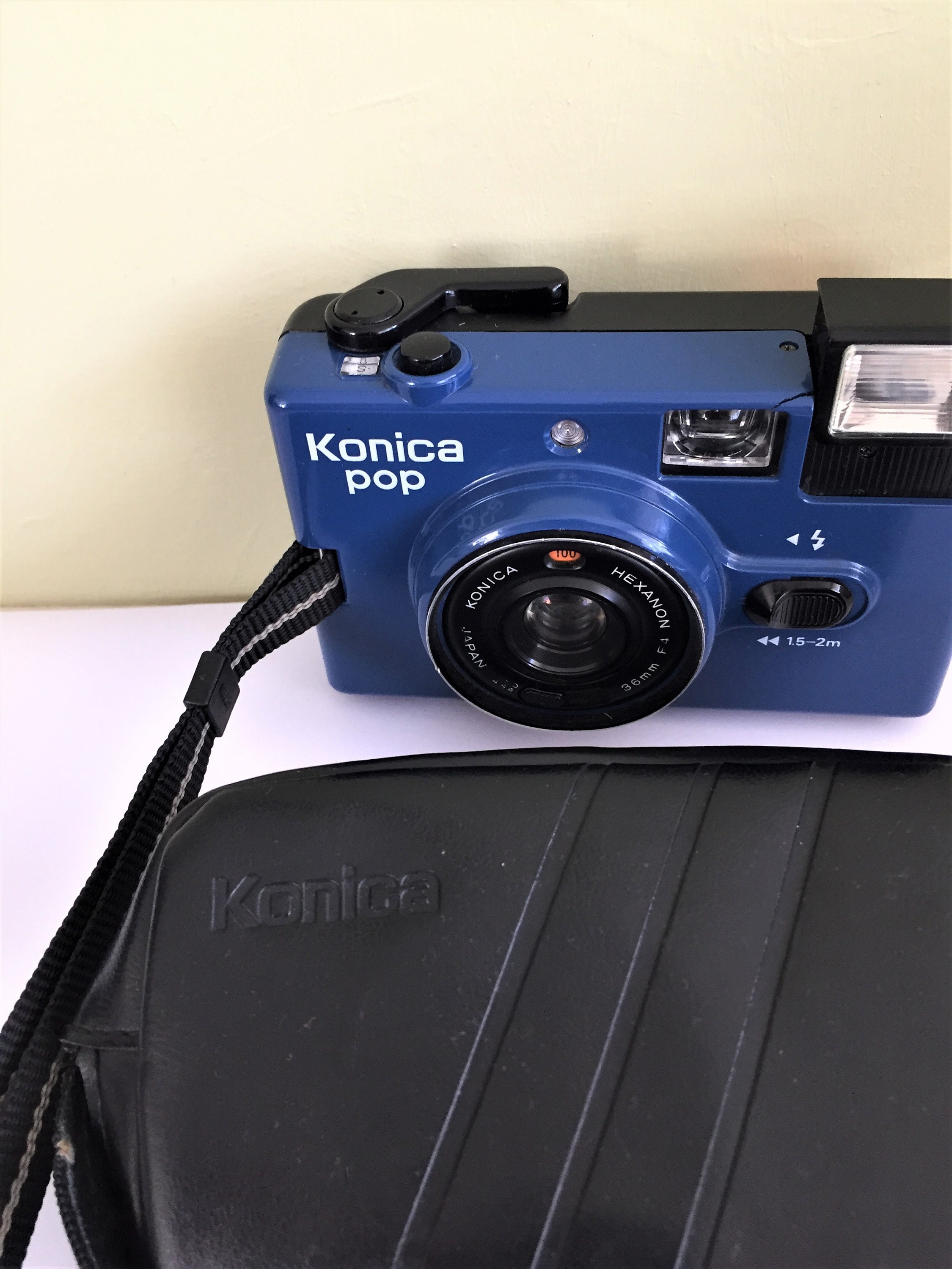 フィルムカメラ Konica POP ブルー RARE BLUE Konica POP 35mm Film Point & Shoot Camera Vintage