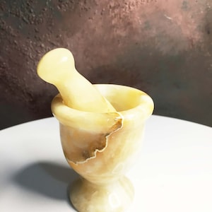 Handmade Onyx Marble Mortar and Pestle /Vintage home decor/ Spice and garlic crush/ For home decor or gift/Cream and brown patterns