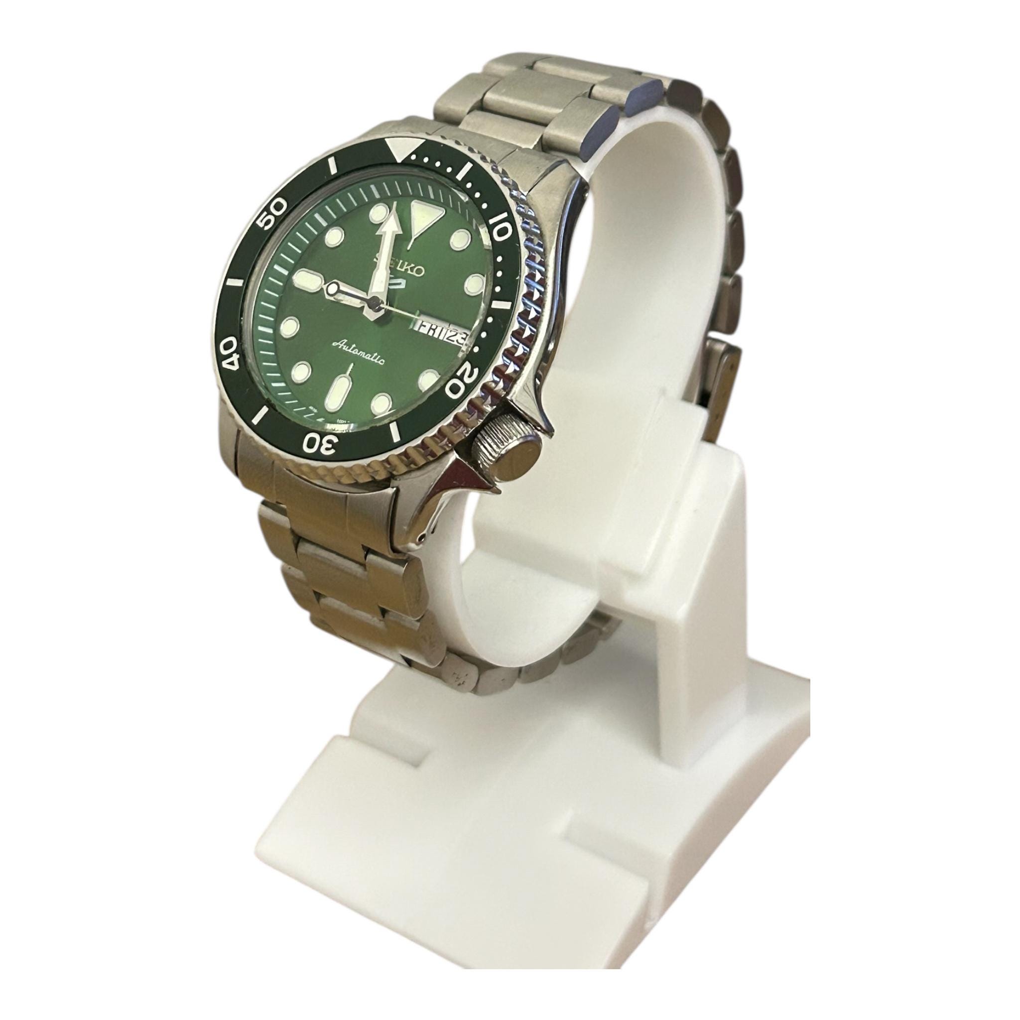 Green Dial Seiko Sports Automatic Watch, 4R36-07G0, Phosphorous