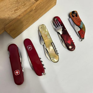 Lot 5 pc. Vintage Swiss Army knife ,Camping knife Bone handles Victorinox Victoria Switzerland With Custom wooden box