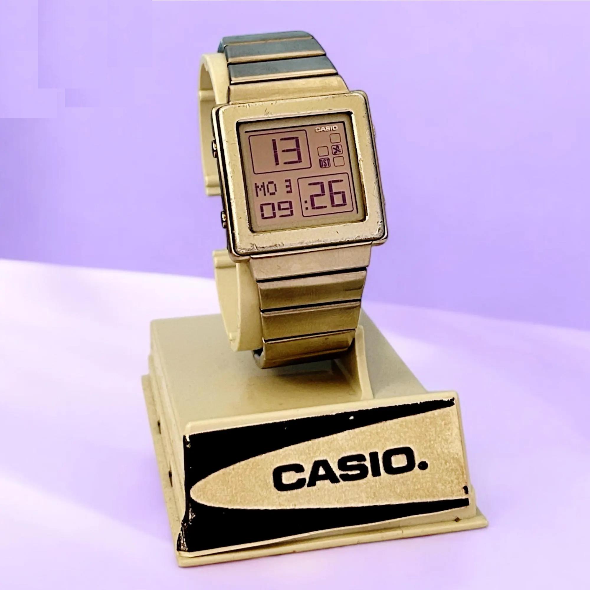 CASIO FUTURIST LAQ-2000D 00s watch y2k - メルカリ
