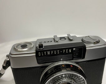 Vintage Olympus Pen EES-2 35mm D.zuiko 30mm Film Camera - Made in