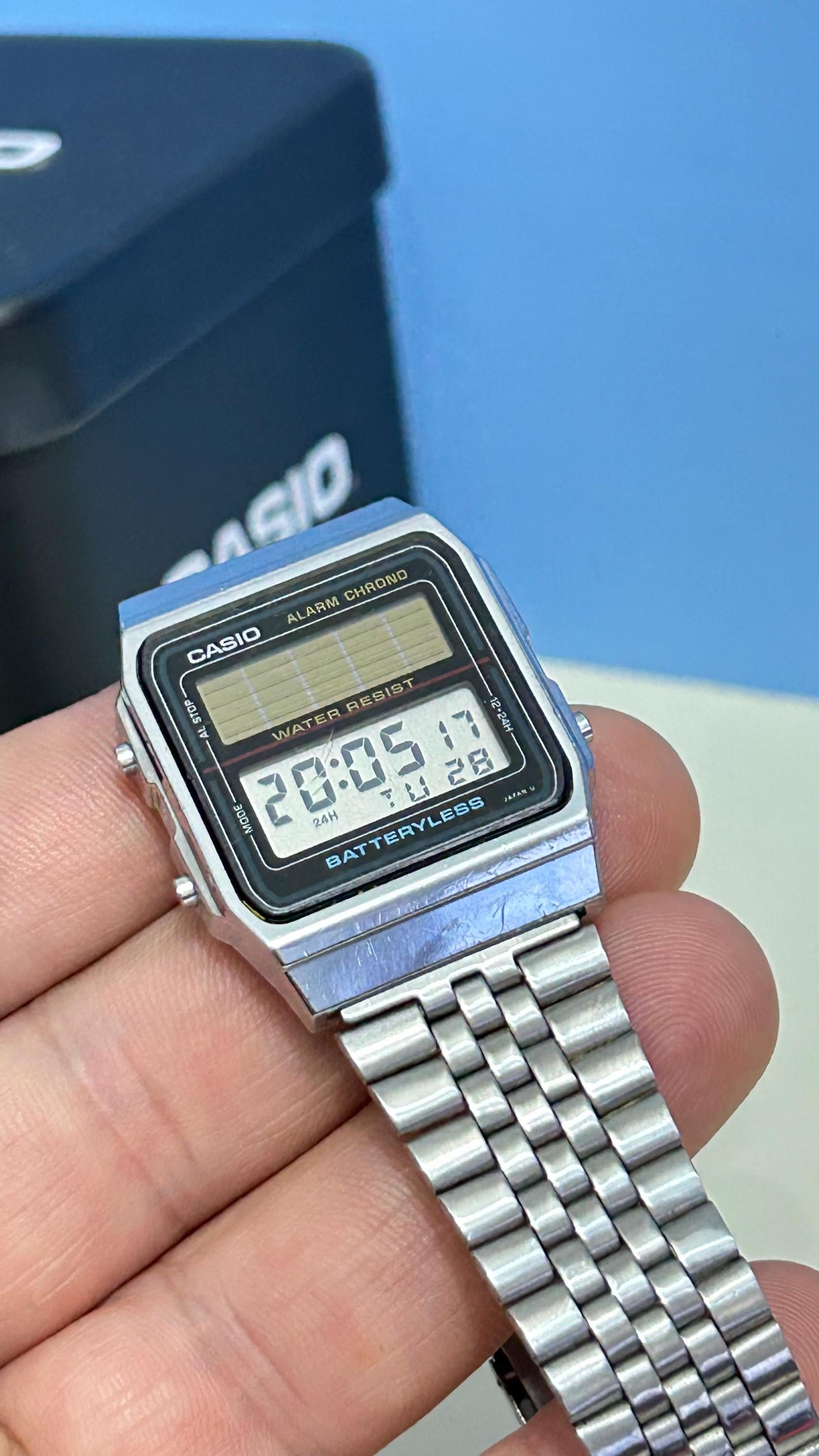 カシオ AL-180 ヴィンテージ 電池不要腕時計。ヴィンテージ レトロ