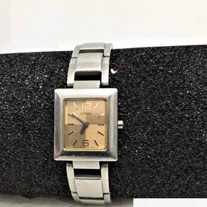 Vintage Women Citizen Watch/  Japan- 1022-R14431// Quartz Siver Cord Color 1990s /  Very good condition / New battery/ Lady Old watches