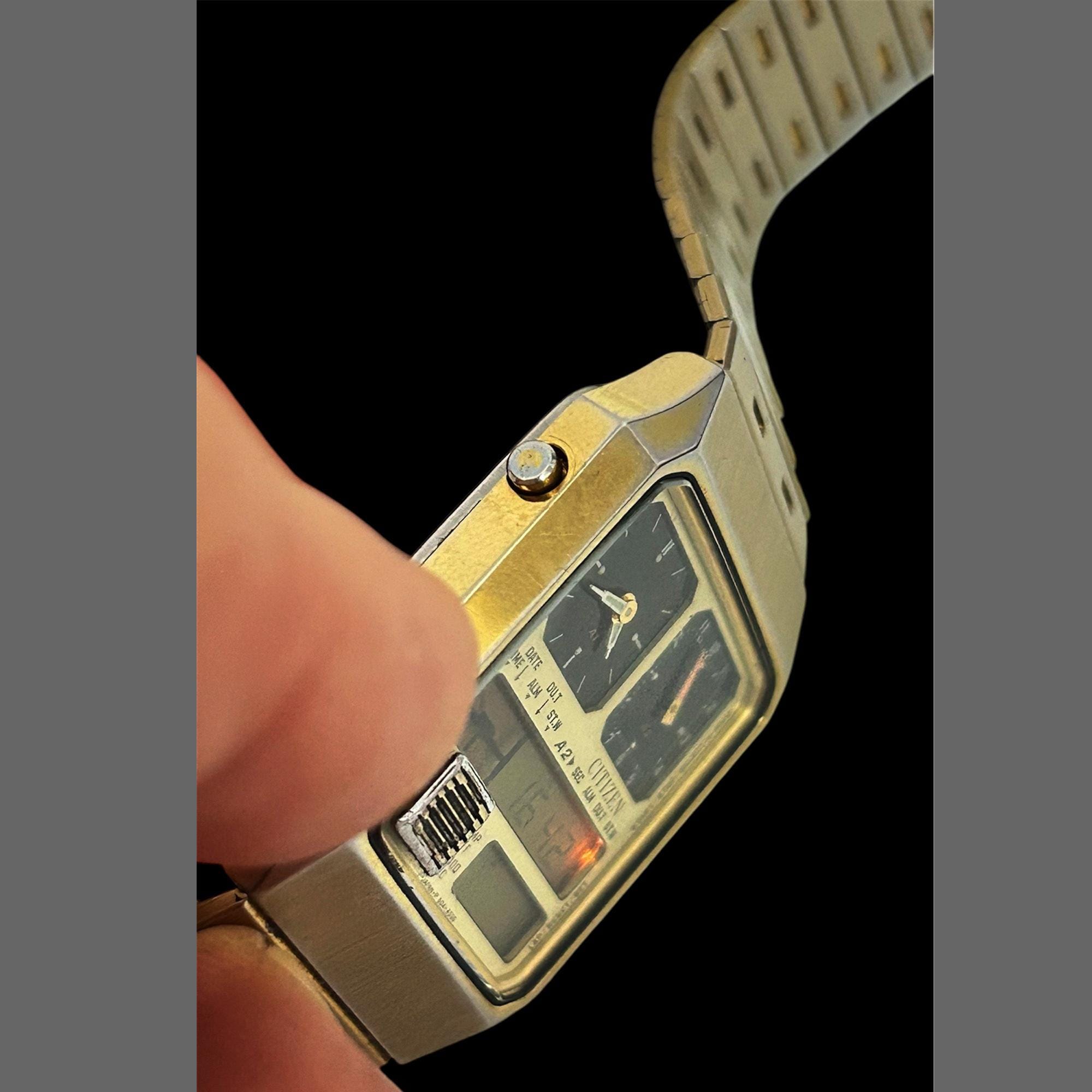 Vintage CITIZEN Ana-digi Temp Gold Color 8980-084900 Y Wrist