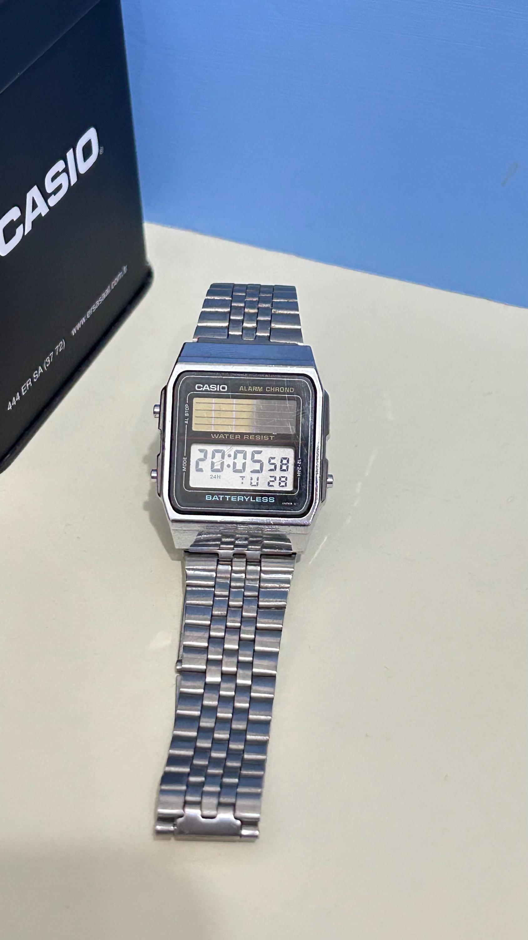 カシオ AL-180 ヴィンテージ 電池不要腕時計。ヴィンテージ レトロ