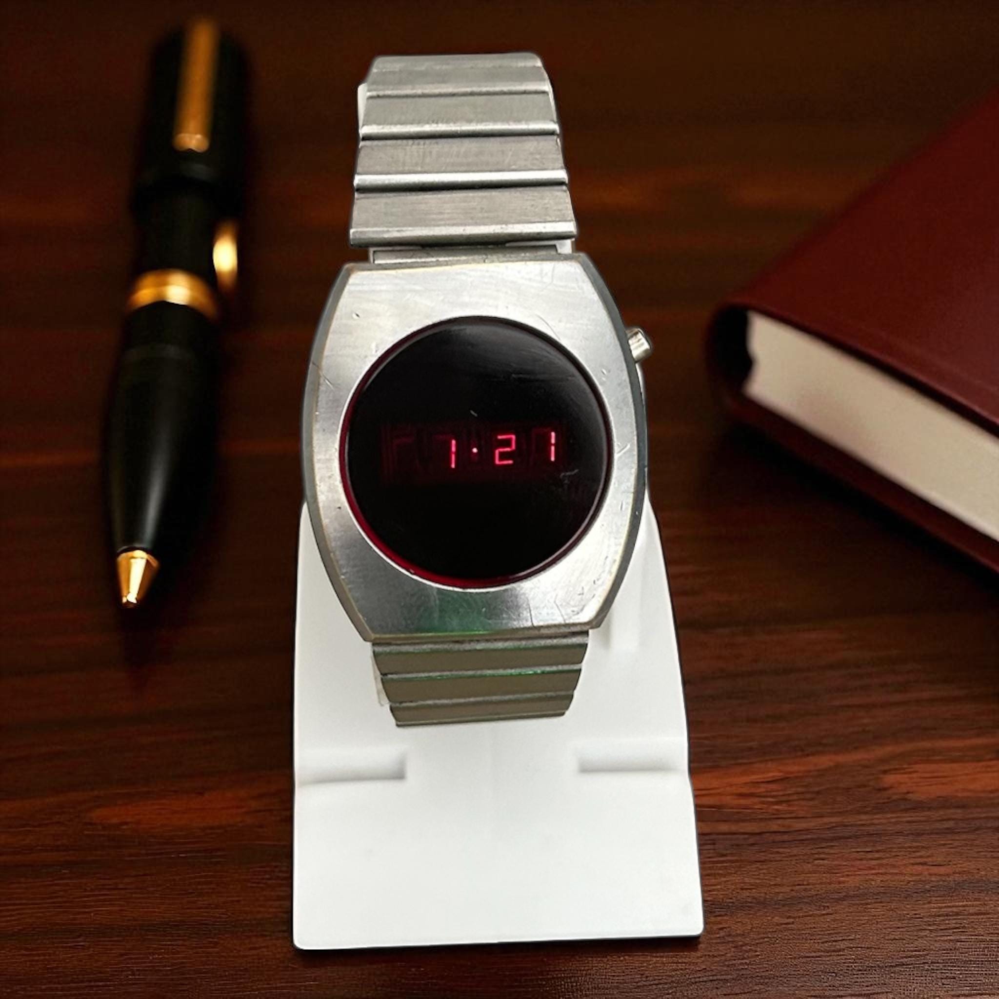 Mens Vintage Swiss Made 1970s/  Red Led Watch / Made Case, USA National Semiconductor/Great Condition/Very Rare Watch