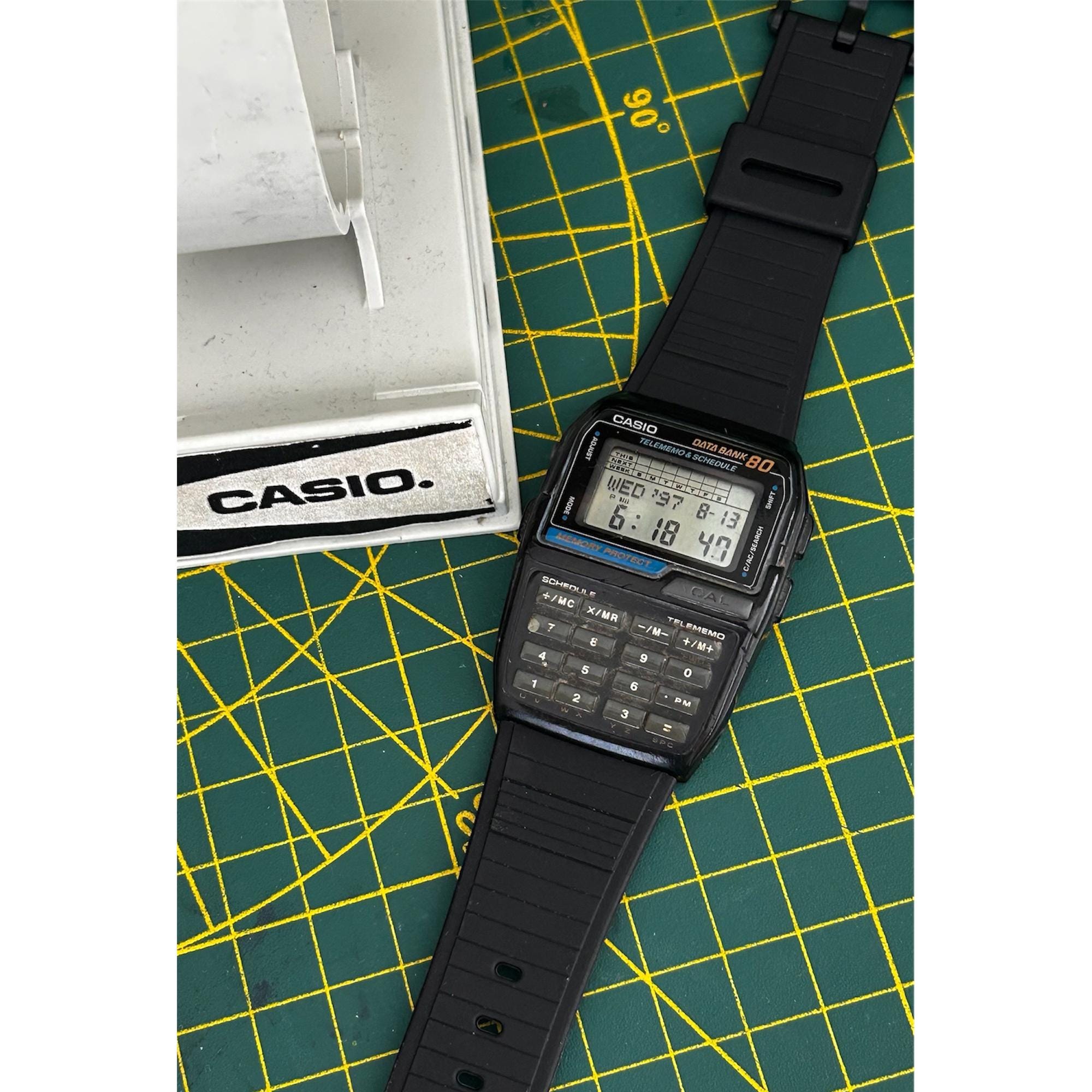 RARE Vintage Casio DBC-80 Databank World Time Calculator Watch