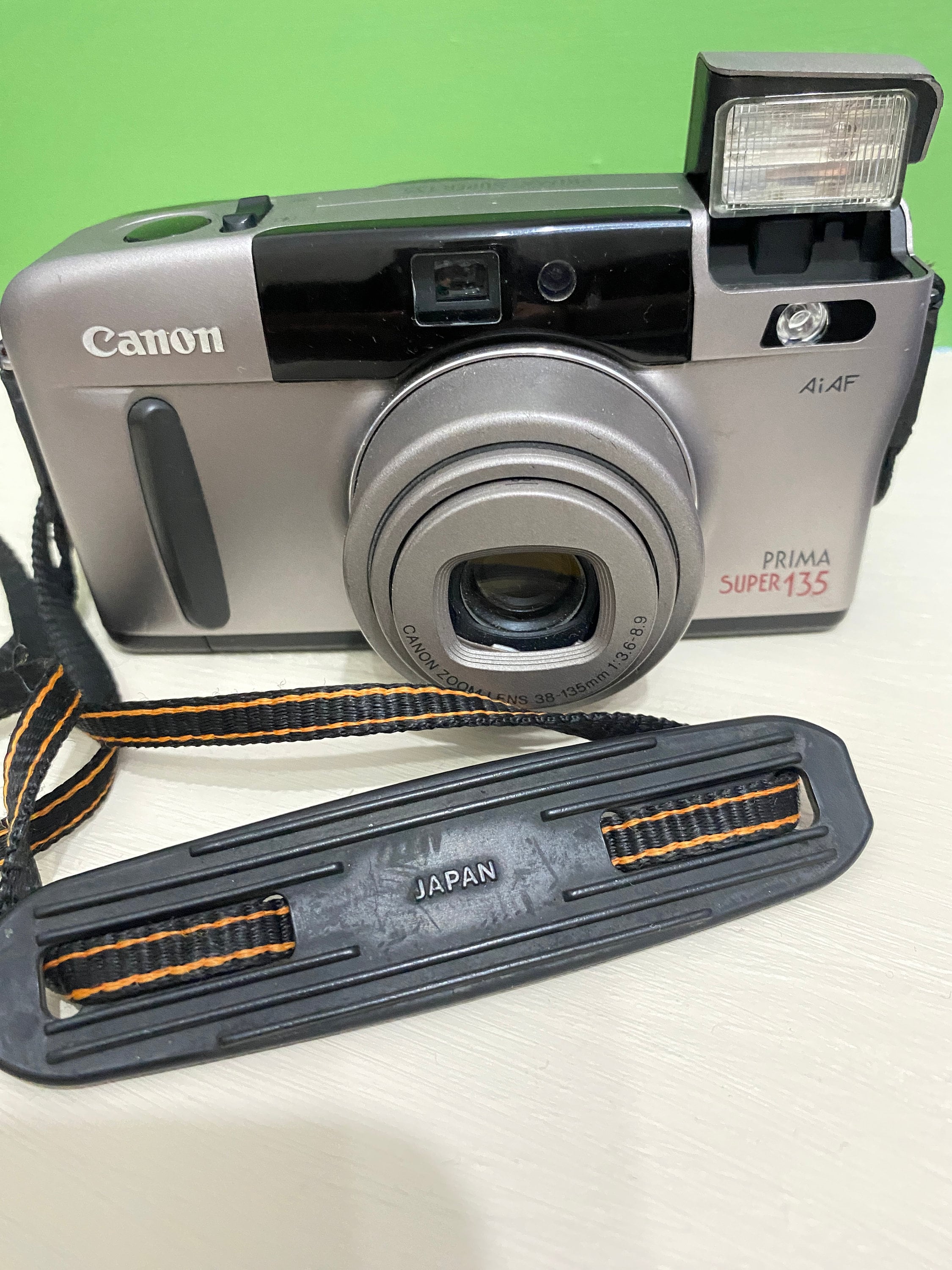 Vintage Camera Canon Prima Super 135/. Canon Film Camera./35