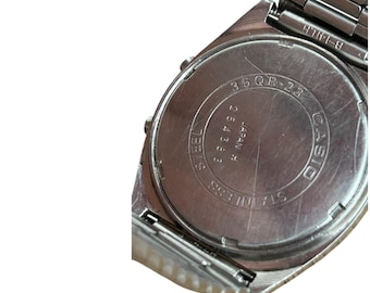 Vintage Casio Watch 35QR-23 : Digital Collectible, Japan Very Good