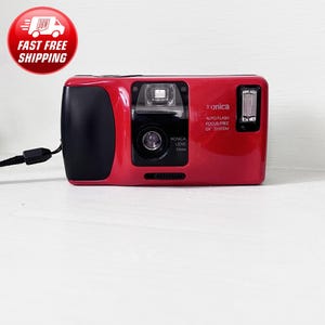 Vintage Konica Top&#39;s Red/With Battery / Compact 35mm / Konica Lens 34mm./ 35mm Film Camera/ Auto Flash/ FOCUS Free / Auto Flash Dx System