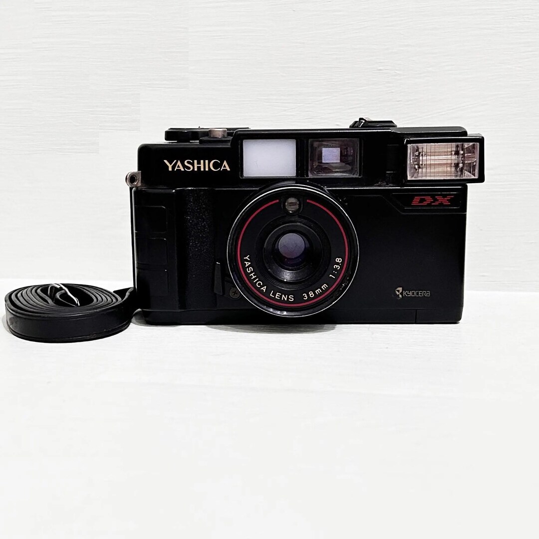 【カメラ　YASHICA　MF-2　superDX　（1709）】 Vintage YASHICA MF 2 Super DX Camera/ Kyocera Camera / Great