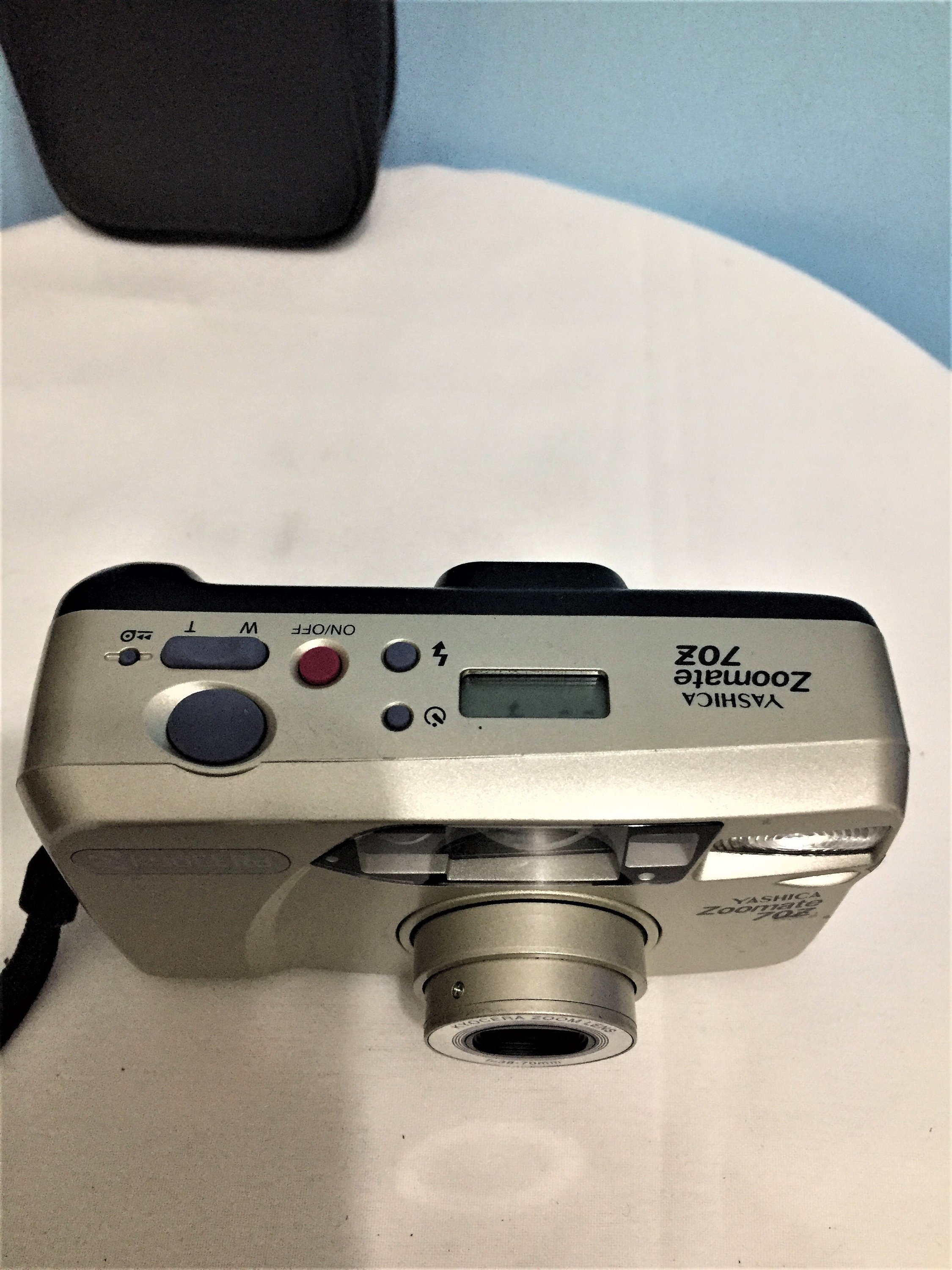 フィルムカメラ　38~70mmズームレンズ　KYOCERA Kyocera Campus 70 Film Camera with 38mm-70mm Zoom Lens Sand