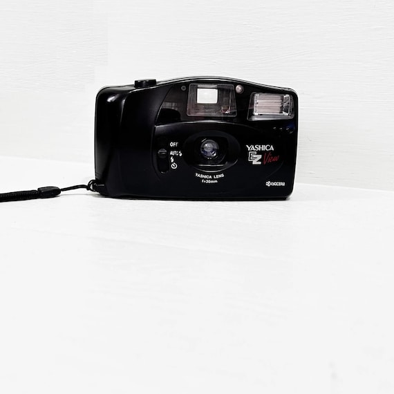 Vintage Yashica EZ View Auto Focus 35mm / With Battery/vintage