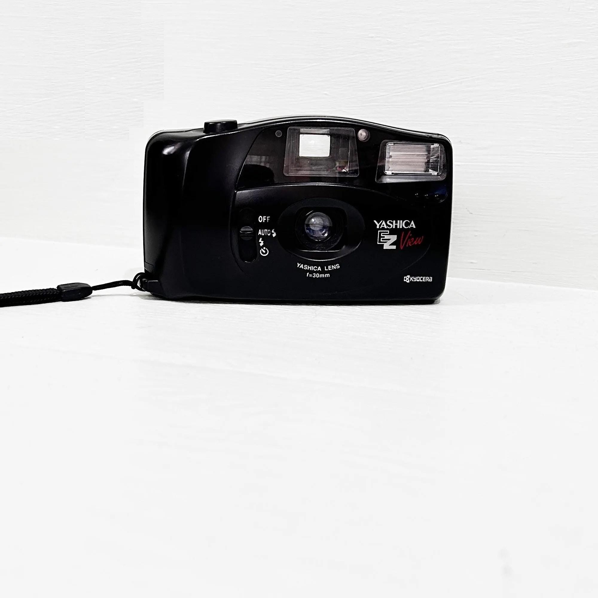 Vintage Yashica EZ View Auto Focus 35mm / With Battery/Vintage Photo/ Shoot Film Camera/ Kyocera 35mm Film Camera/