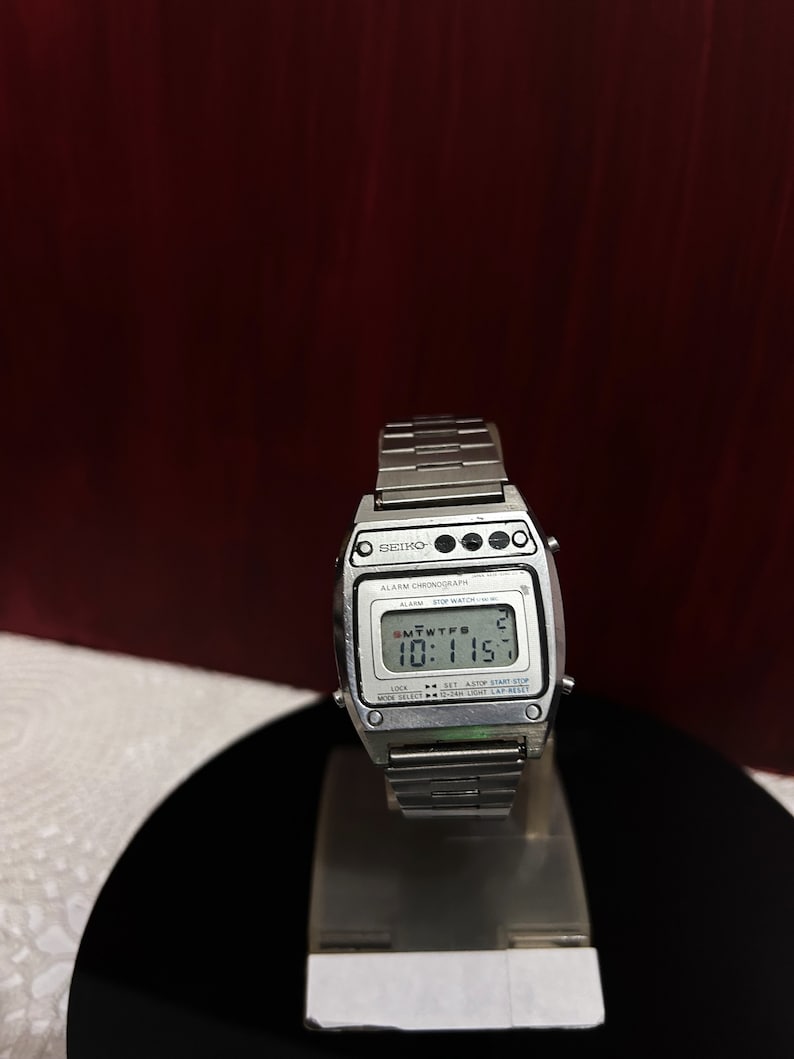 Vintage Seiko Quartz Battery Alarm Chronograph Digital Watch Work A639-5060 JAPAN-A LCD  Silver Color  1980's Wrist watch