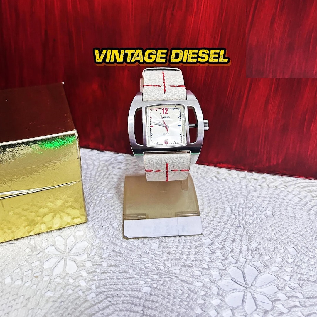 Vintage DIESEL Tank Watch DZ-2109 -white Leather Strap With Red