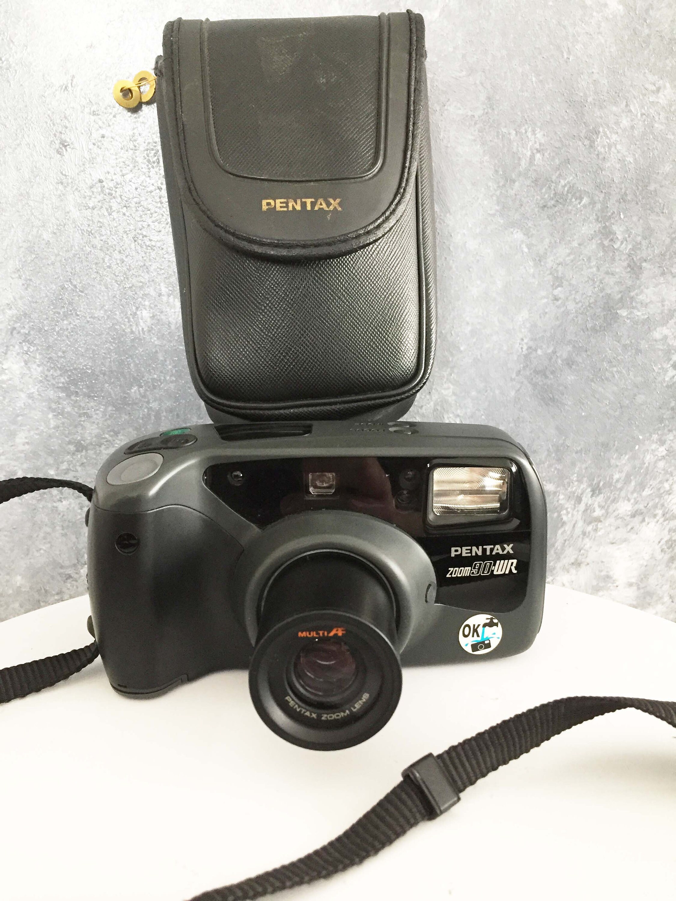 Vintage Pentax Zoom 90 WR Compact Waterproof Film 35mm Shoot