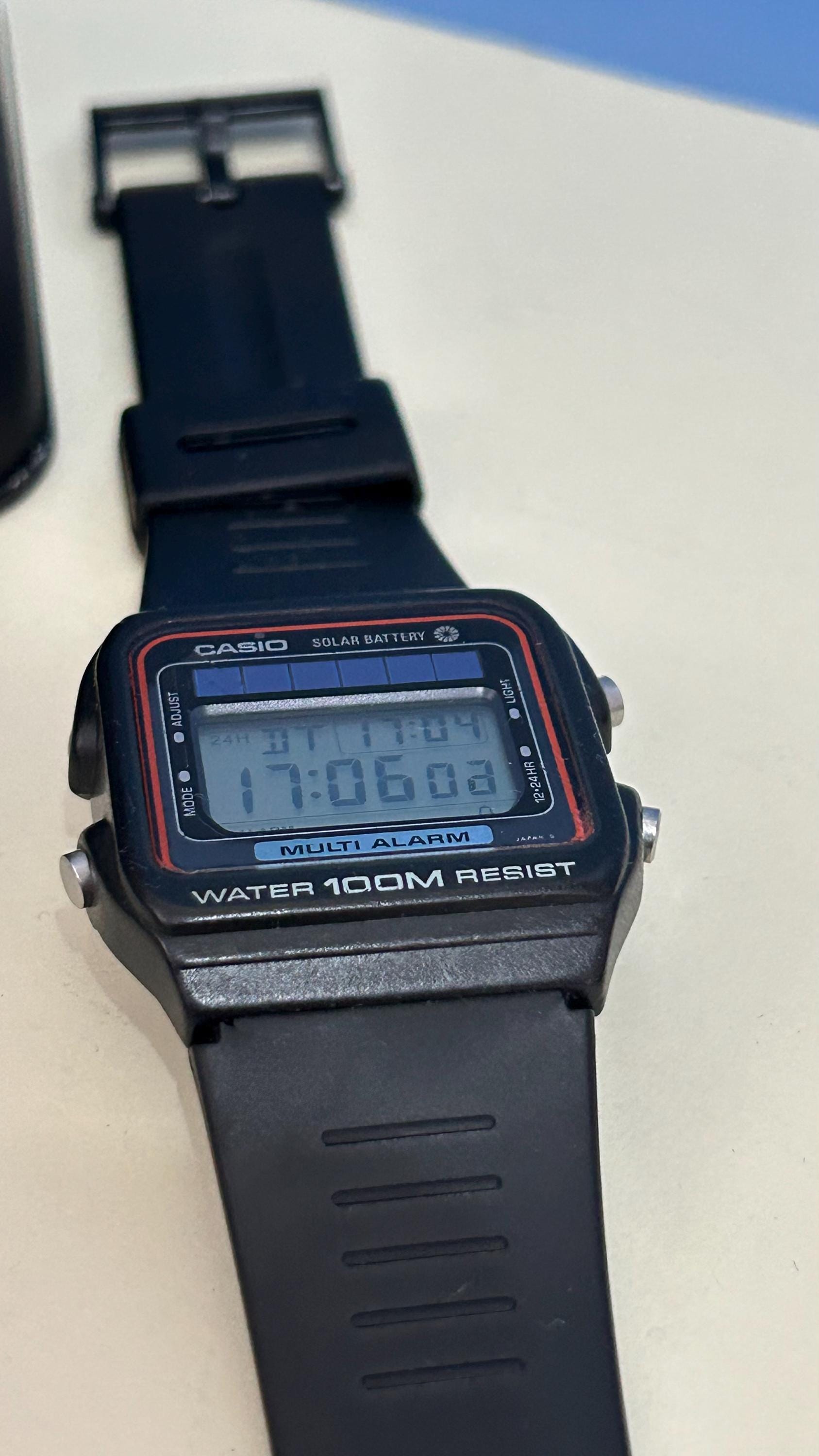 非常に希少なヴィンテージ1980年代のカシオW-600ソーラー