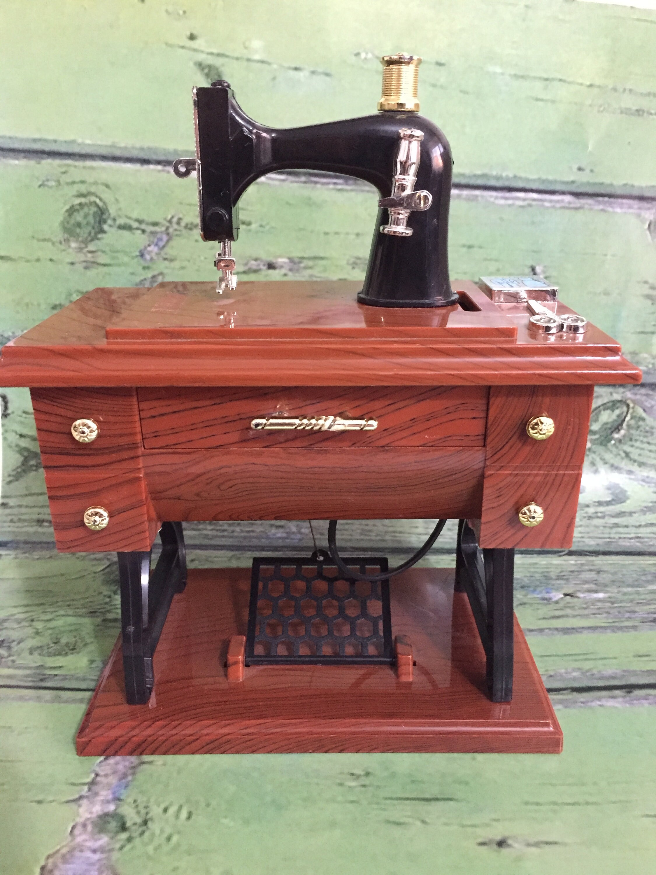 Nostalgic Vintage Music Box/ Sewing Music Box/ Brownm Music Box/ Vintage /handmade Music Box