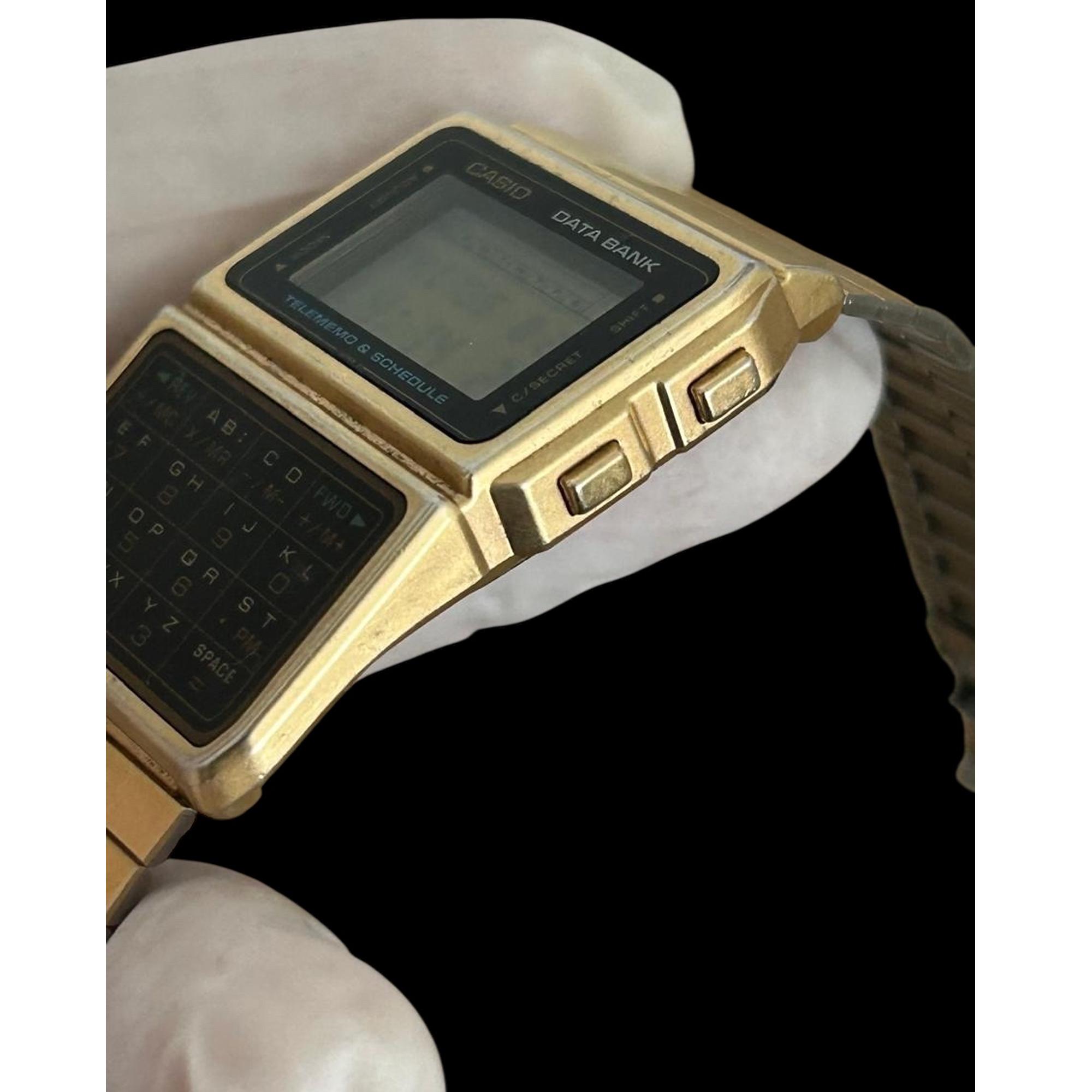 ヴィンテージゴールドトーンカシオ計算機ウォッチDBC-610：希少な1990