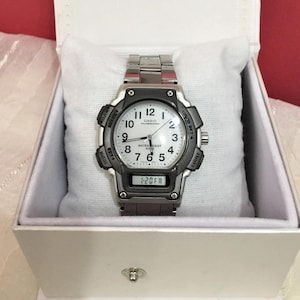Vintage Casio AQ-150W Digi/Ana Watch/Alarm Chronograph Illuminator