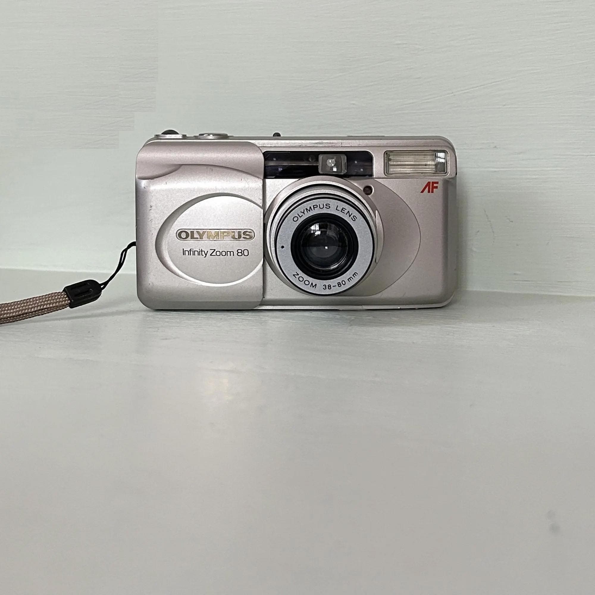 Vintage Olympus Infinity Zoom 80 Date 35mm Camera/ Very Good 
