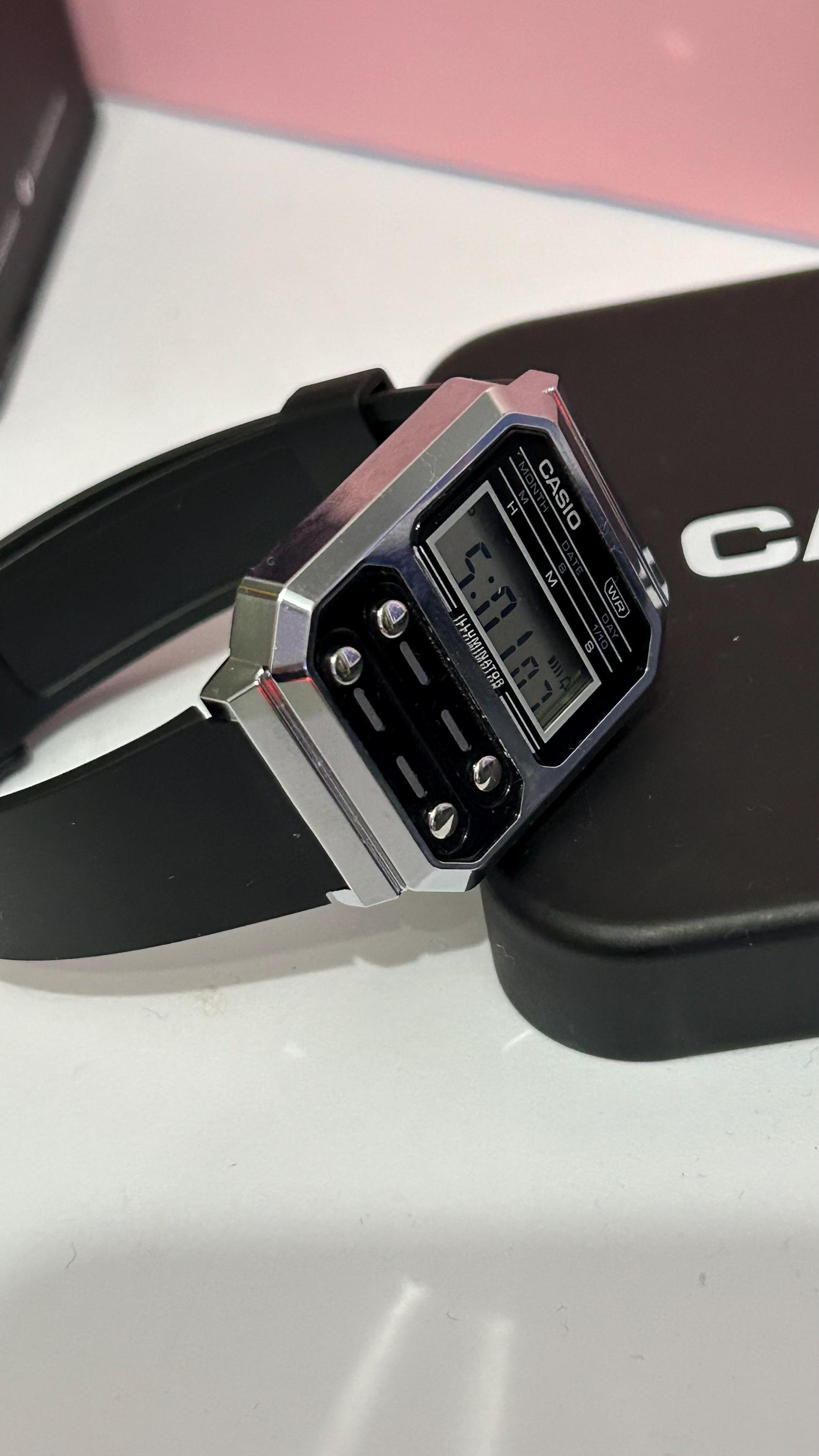 ブラックカラー CASIO A100WE ブラックカラー デジタル腕時計 カシオ