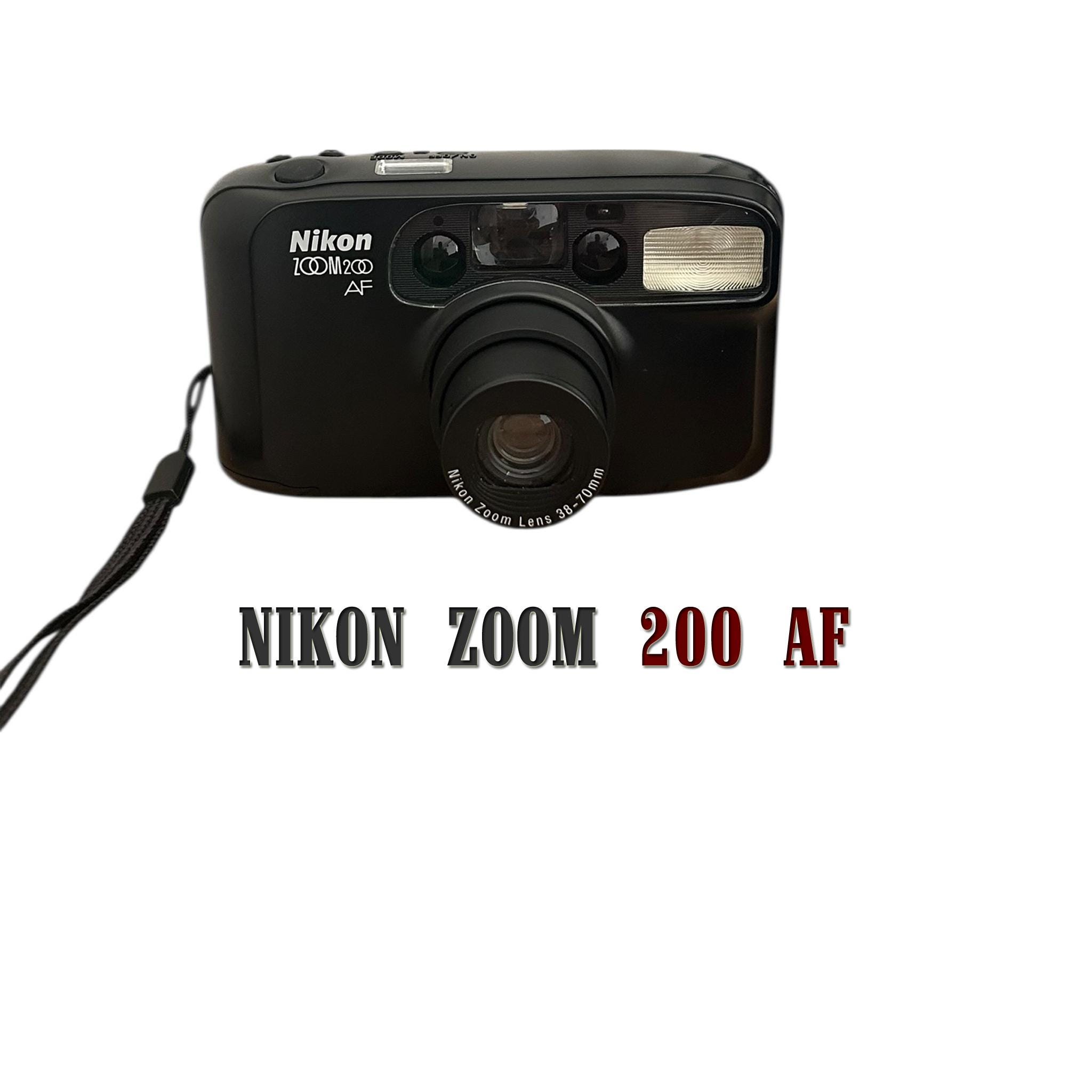 Nikon AF 35mmフィルムカメラ Vintage Nikon Zoom 200 AF 35mm Point and Shoot Film Camera