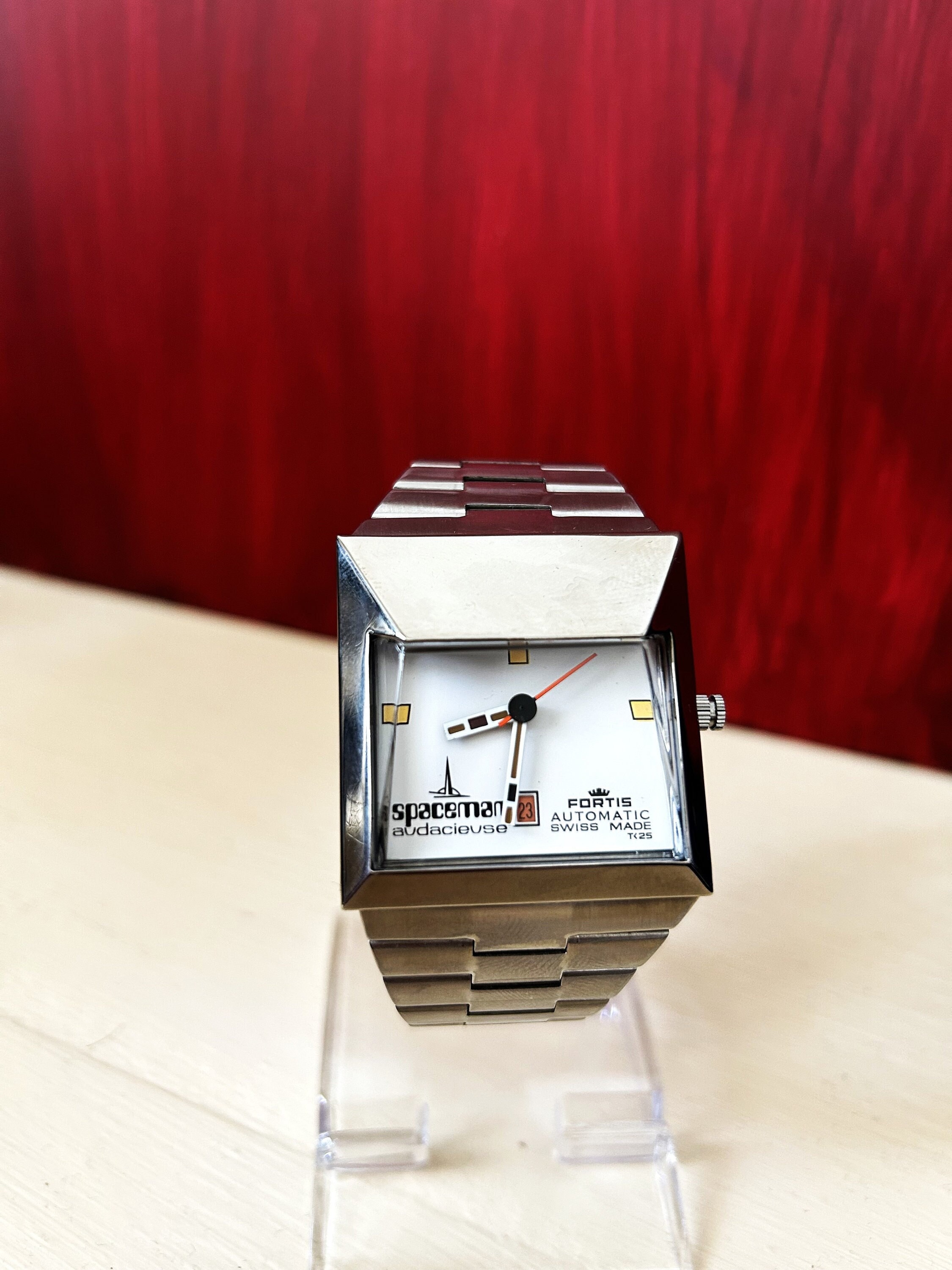 Ultra RARE Vintage Swiss FORTIS Watch Spaceman AUDACIEUSE