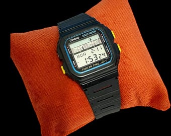 Vintage Casio 106 H-101 Marlin SS Digital Men's Watch