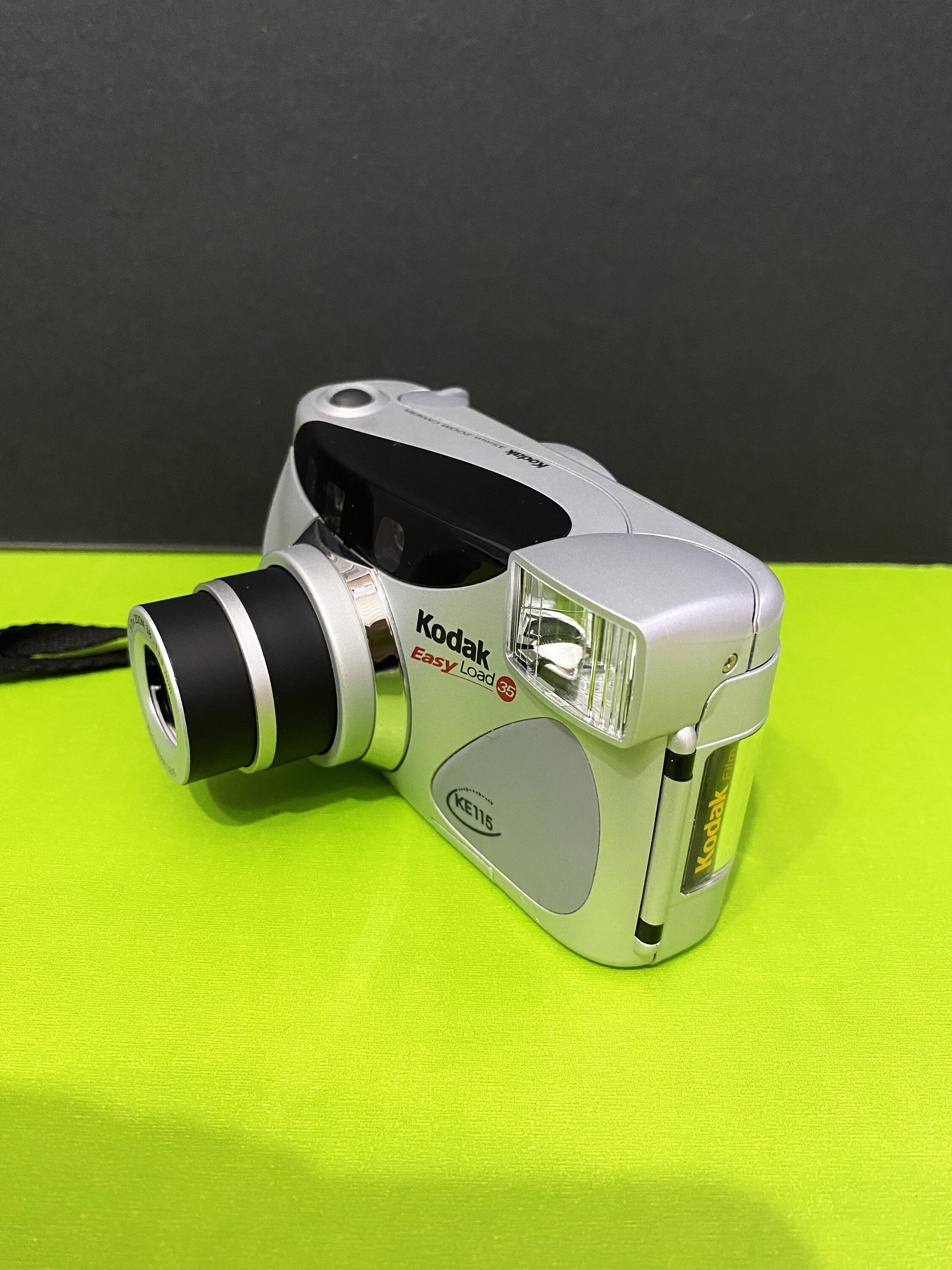 Kodak Easy Load 35 KE115 ポイント & シュート フィルム カメラ