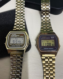 CASIO デジタル ウォッチ ゴールド 593 A159W JAPAN 腕時計 2 Pcs Vintage Casio Orginal A159W- A159WGE Family Set/ Light Gold
