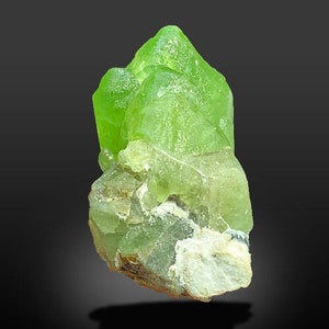 Cristallo di peridoto intrecciato, cristallo di peridoto verde olivina naturale, cristallo di peridoto gemello terminato, cristallo di peridoto per la raccolta, 15 grammi